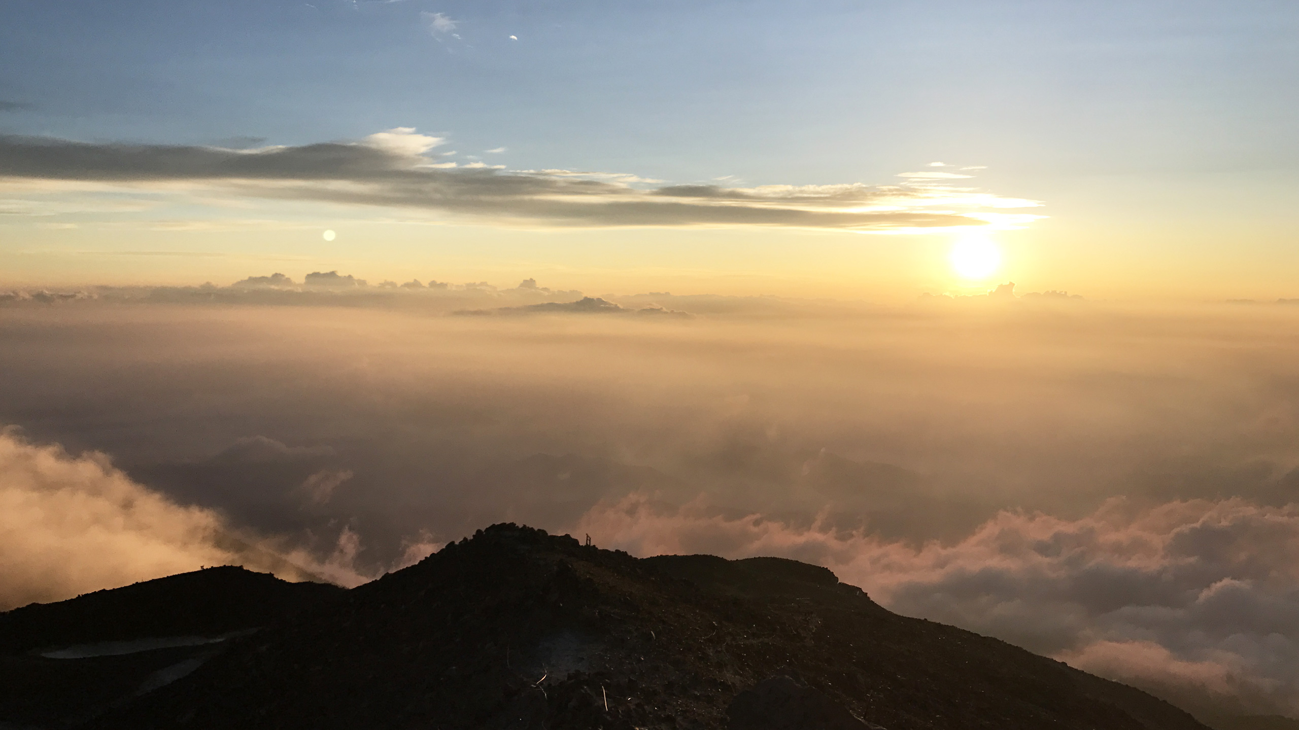 御嶽山御来光 御嶽山御来光
